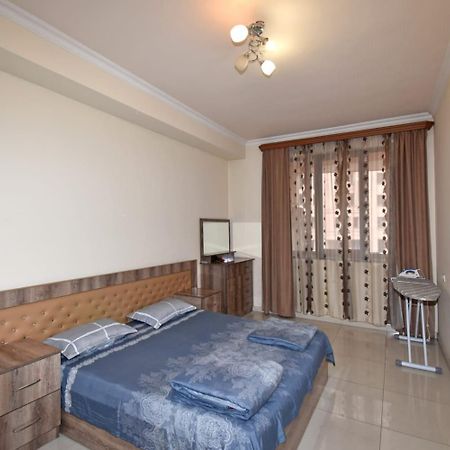 Armenak Apartment in Aram str Jerevan Buitenkant foto