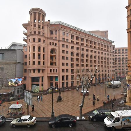 Armenak Apartment in Aram str Jerevan Buitenkant foto