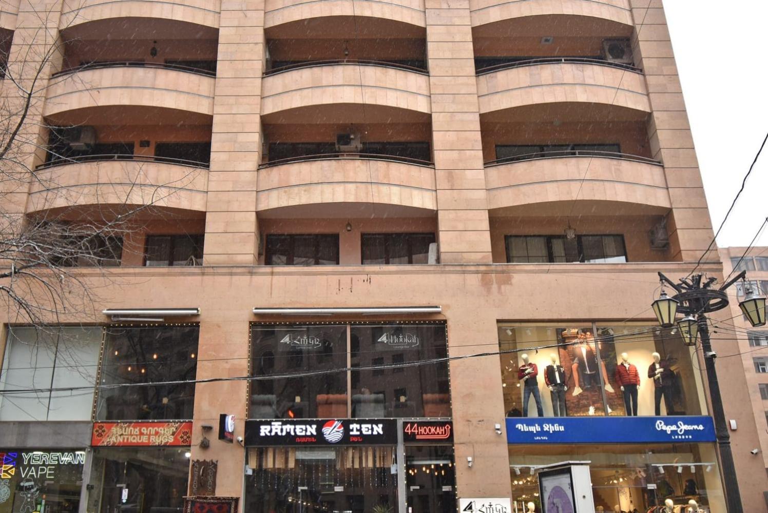 Armenak Apartment in Aram str Jerevan Buitenkant foto