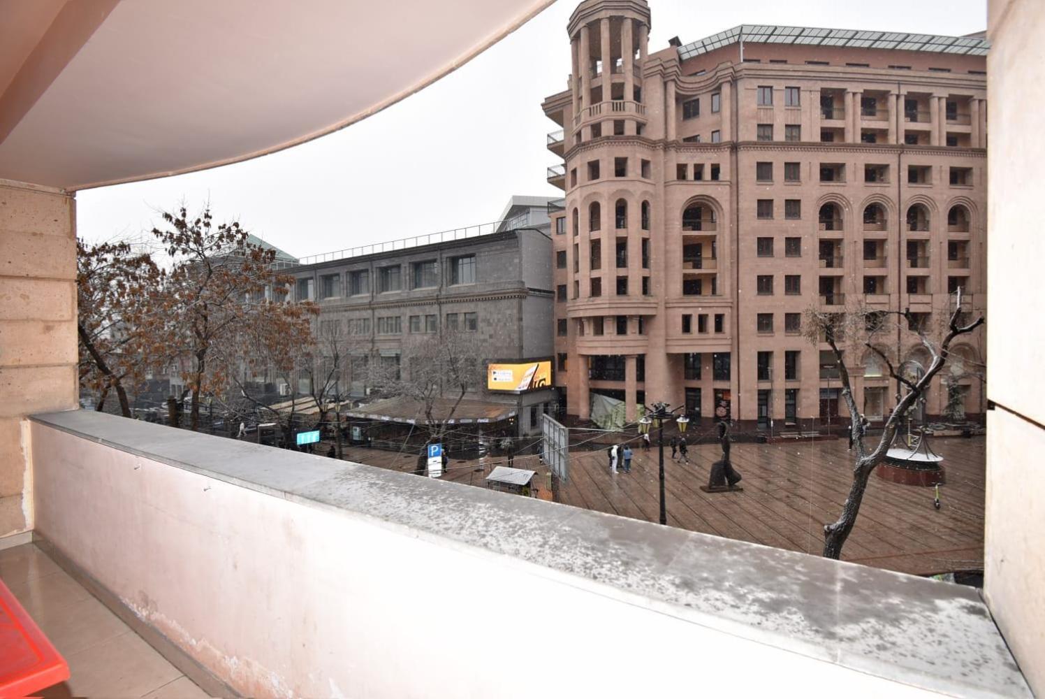 Armenak Apartment in Aram str Jerevan Buitenkant foto
